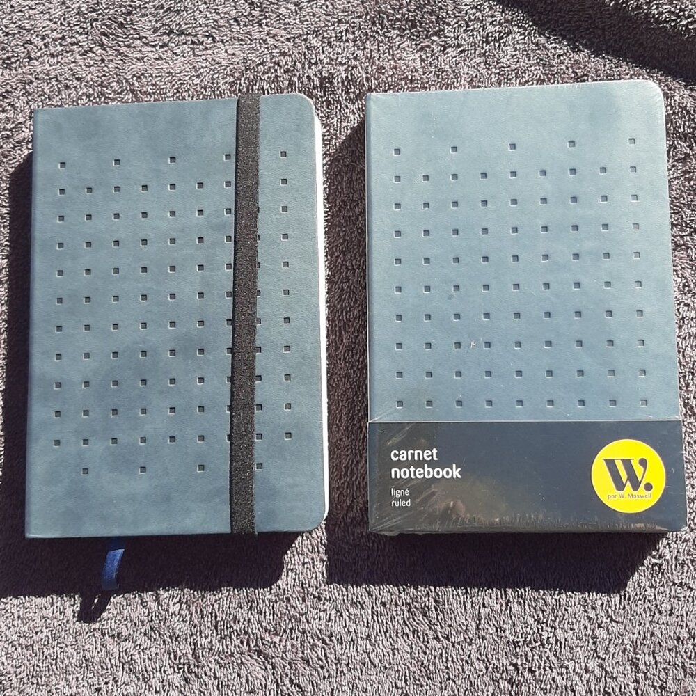 Carnet Ruled Journal Diary 7.5" x 5" 120 Pages Ribbon Marker Elastic Lot (2)